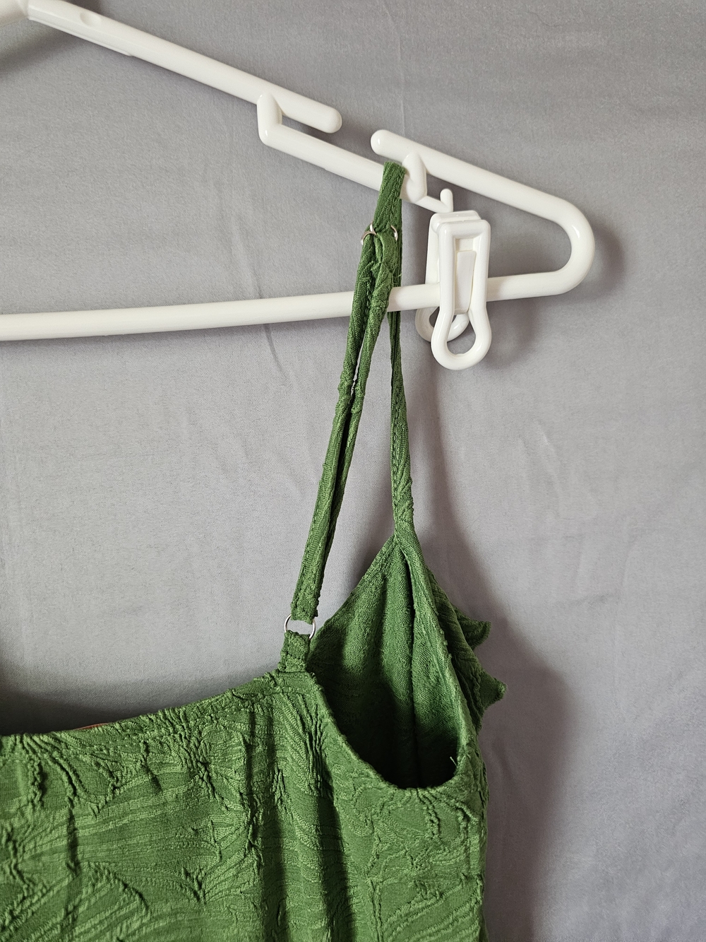 Green Textured Ruffle Sundress Size Medium - Picture 9 of 9